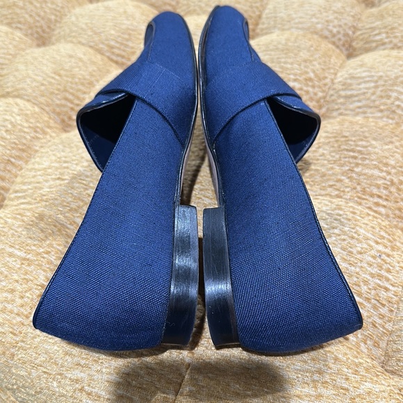 Manolo Blahnik Canvas Loafers - Size 38 (US size 8) - Picture 5 of 12